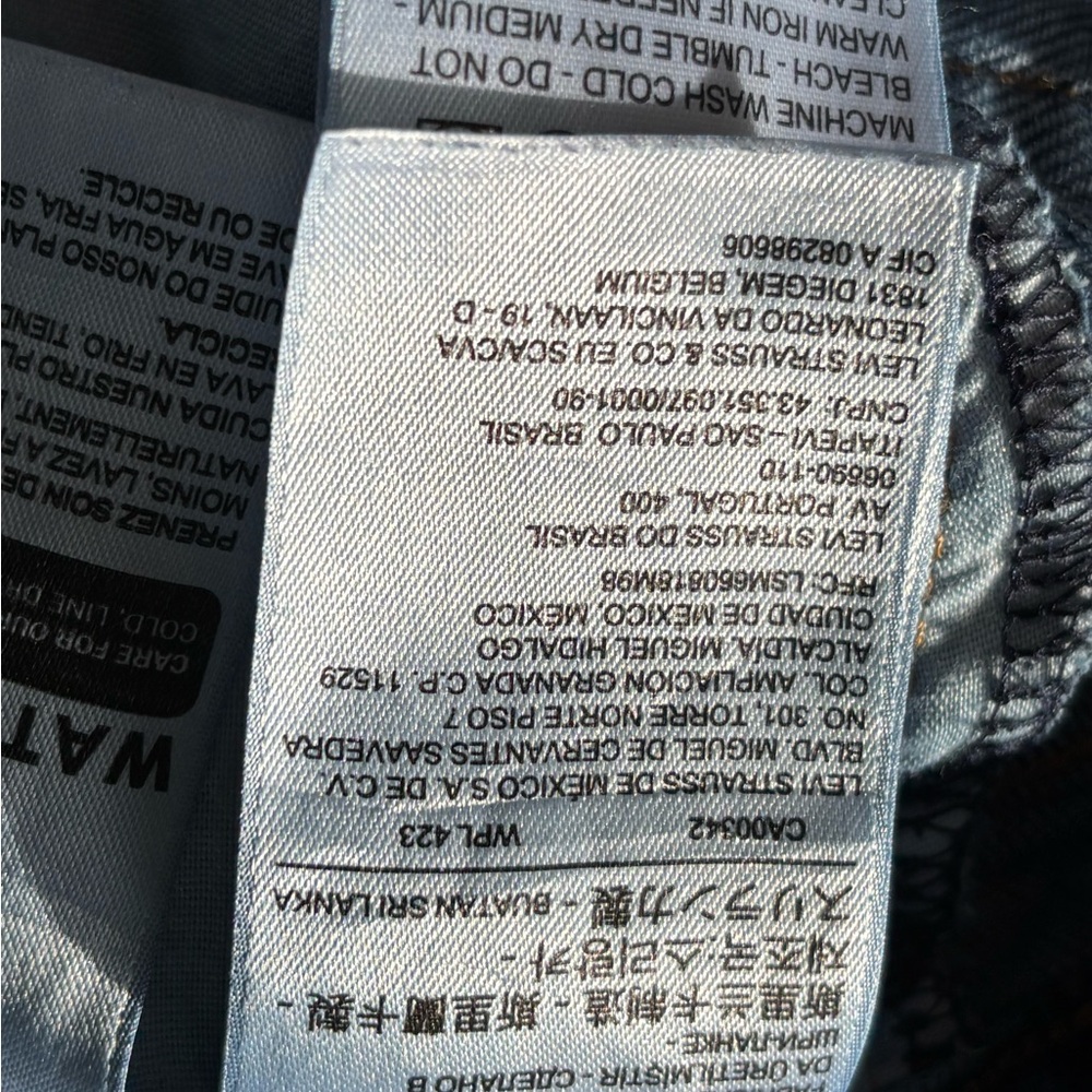 LEVI’S Ribcage Straight Jeans - Picture 9 of 9